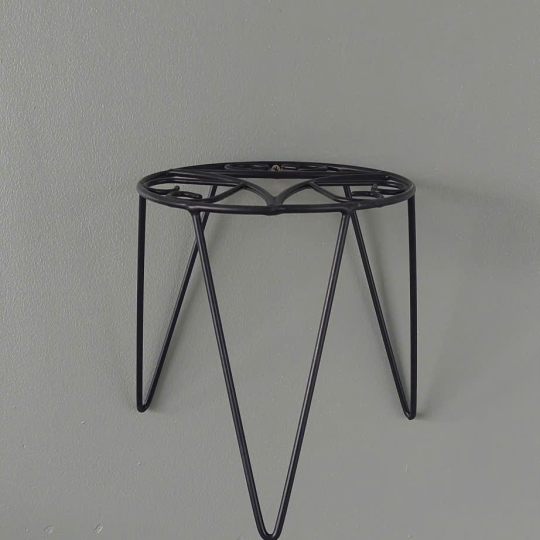 Chân để chậu hoa trưng bày